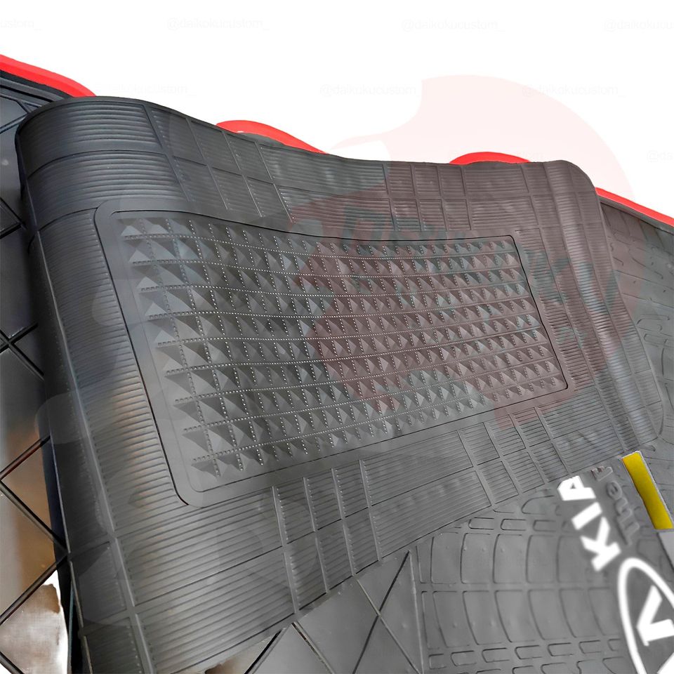 Cubre Piso Goma Toyota Trd 5pcs Con Camello