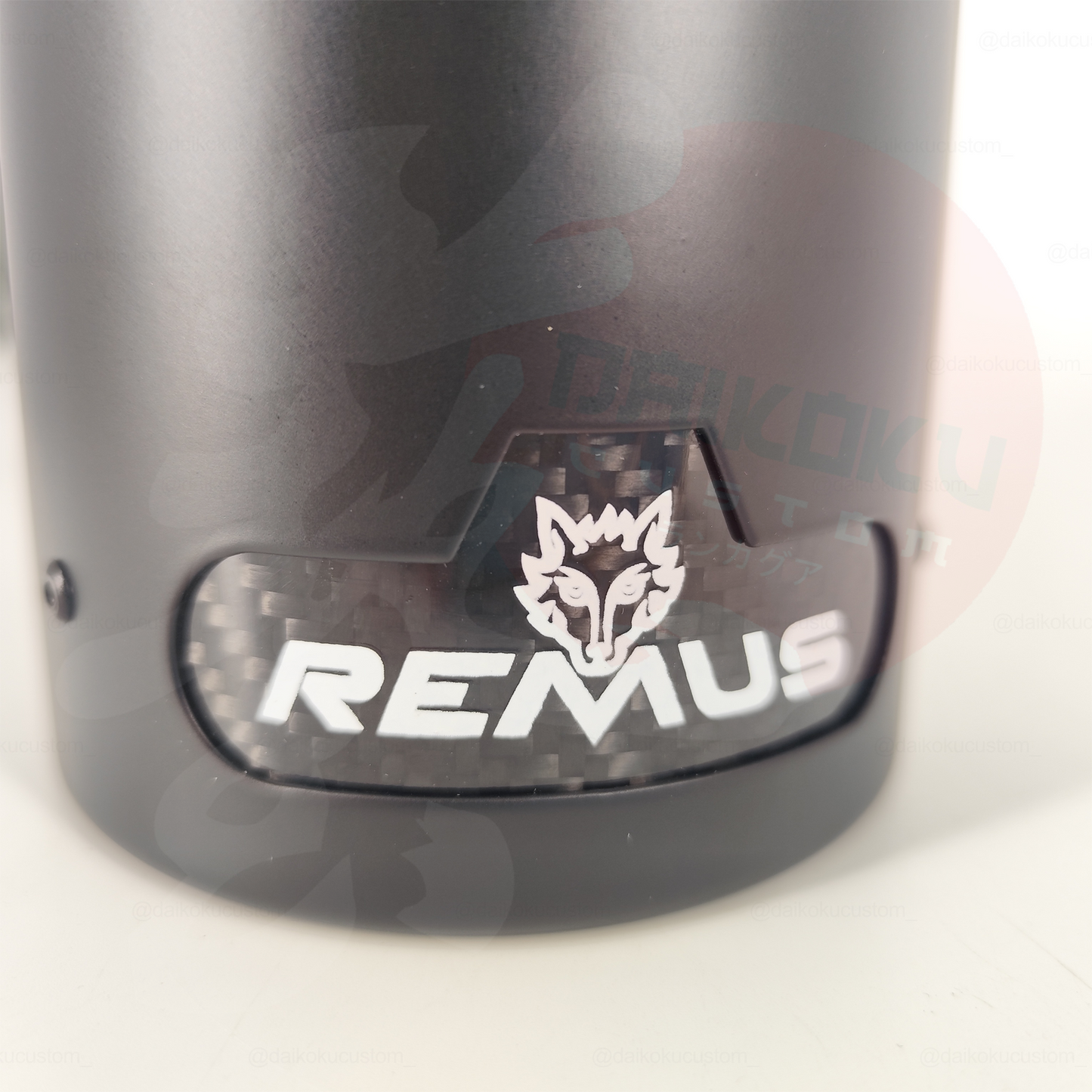 Cola Escape Remus Entrada 2.5" Salida 4” Negro Inoxidable